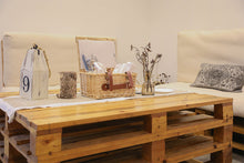 Load image into Gallery viewer, Pallet Table